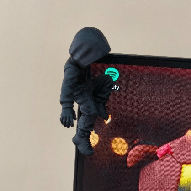 Statuetta Mini Alien con Cappu - Retro Gaming Desk recensione e prezzo